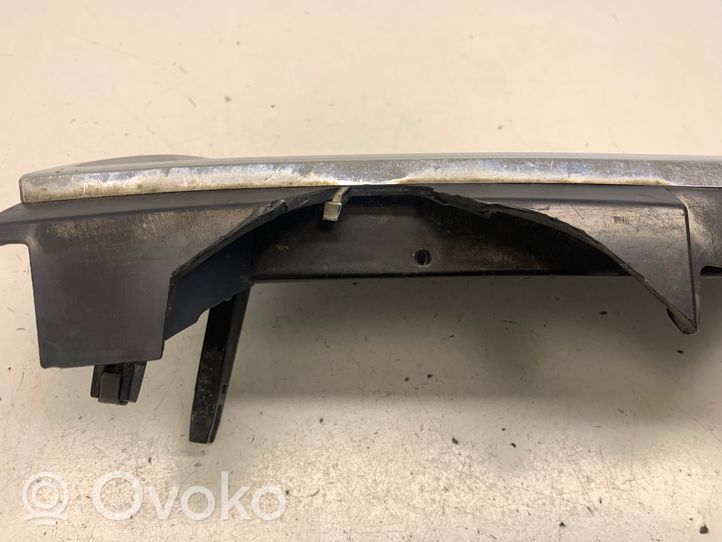 Mitsubishi Carisma Kratka dolna zderzaka przedniego MR914637LH