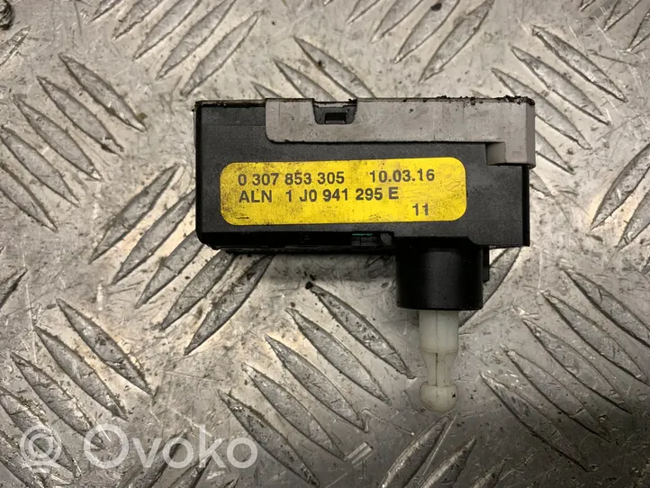 Audi A4 S4 B9 Motorino di regolazione assetto fari 1J0941295E