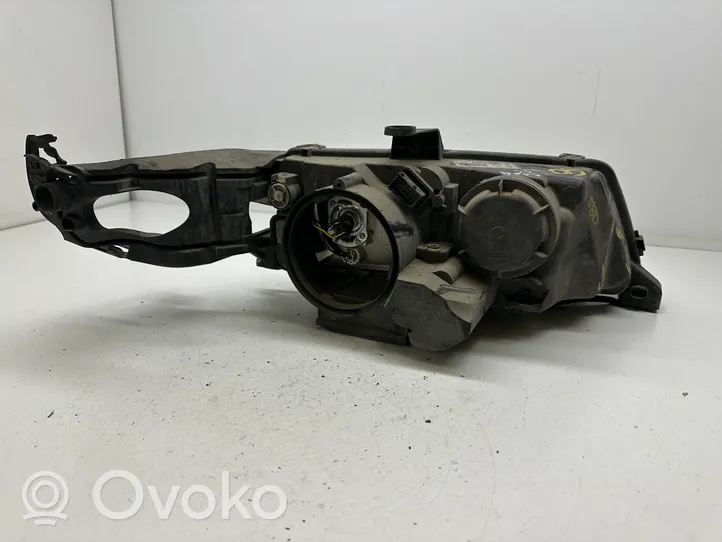 Saab 9-5 Lampa przednia 5142070