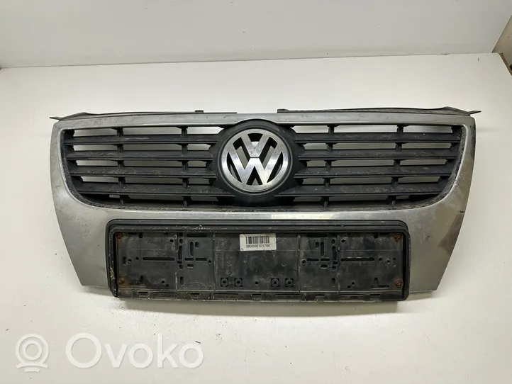 Volkswagen PASSAT B6 Etupuskurin ylempi jäähdytinsäleikkö 3C0853651