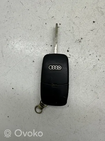 Audi A4 S4 B6 8E 8H Clé / carte de démarrage 8Z0837231