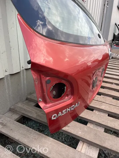 Nissan Qashqai Takaluukun/tavaratilan kansi 