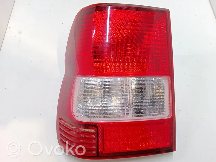 Mitsubishi Montero Żarówka lampy tylnej 