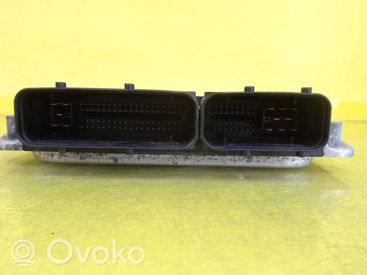 Volkswagen Bora Calculateur moteur ECU 038906012FB