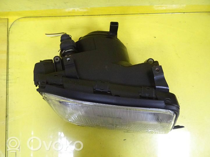 Audi 100 S4 C4 Lampa przednia 