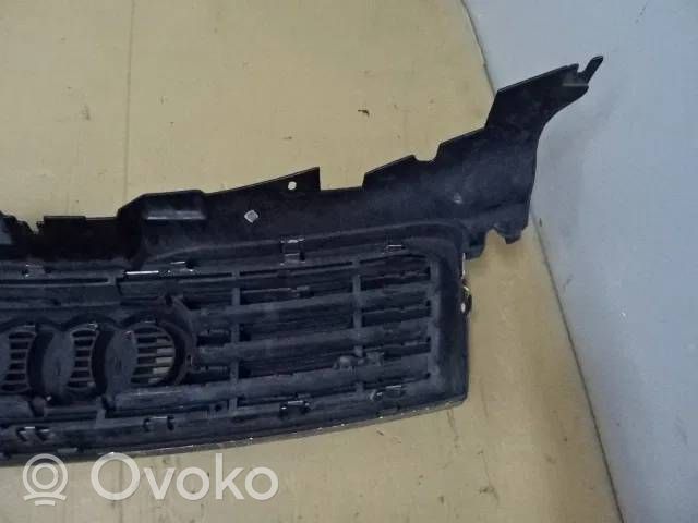 Audi A8 S8 D3 4E Maskownica / Grill / Atrapa górna chłodnicy 4E0853719A