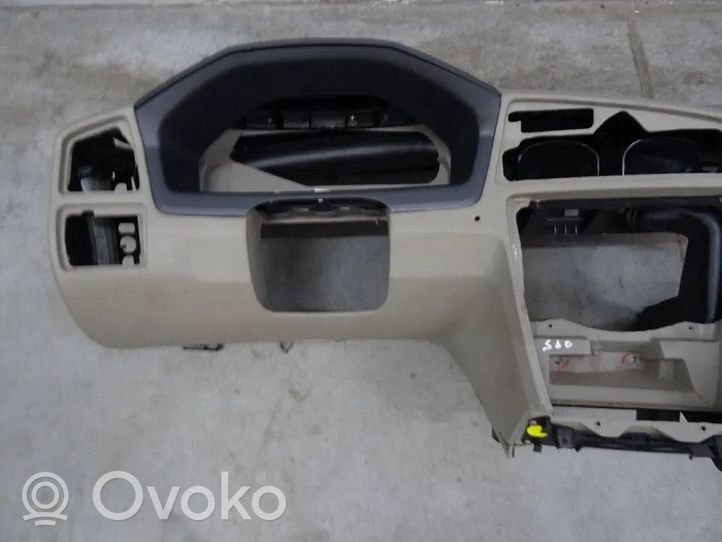 Volvo S60 Панель 