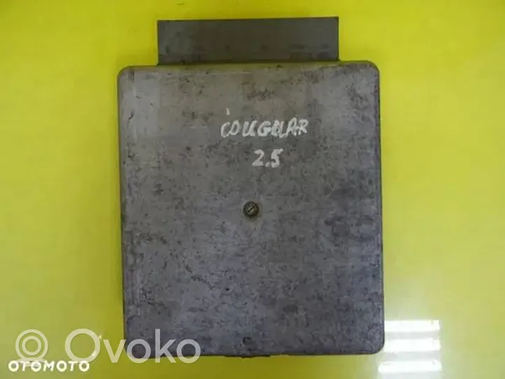 Ford Cougar Calculateur moteur ECU 98BB-12A650-AAD