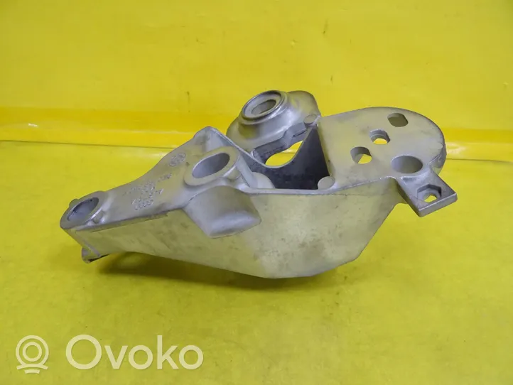 Audi A4 S4 B6 8E 8H Engine mounting bracket 8E0199352F