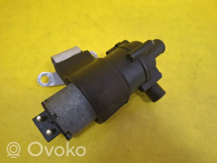 Mercedes-Benz Sprinter W901 W902 W903 W904 Pompe à eau de liquide de refroidissement 0018351364