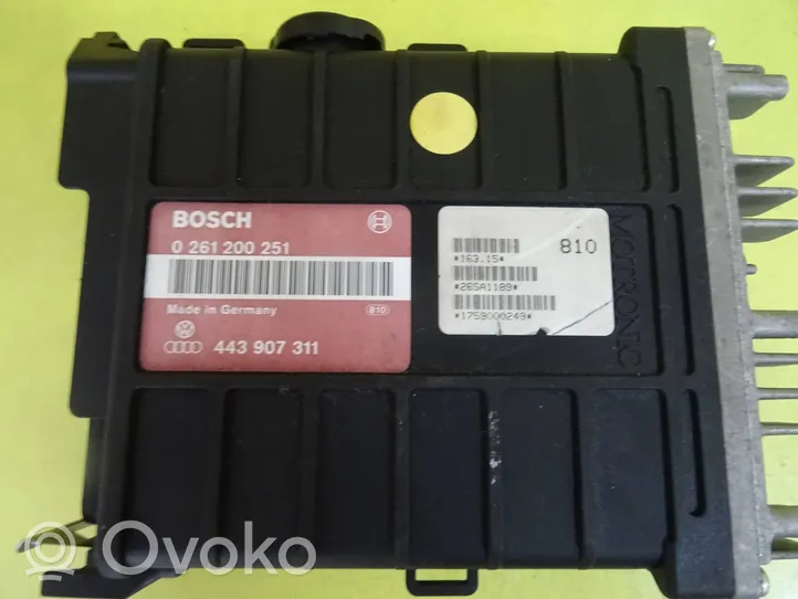 Audi 80 90 S2 B4 Sterownik / Moduł ECU 0261200251