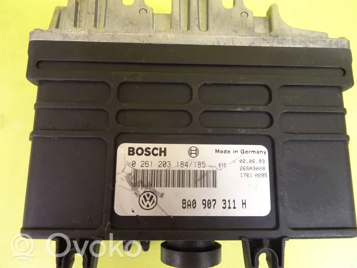 Volkswagen Golf III Calculateur moteur ECU 8A0907311H