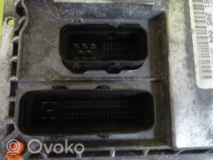 Smart ForTwo I Sterownik / Moduł ECU 0261205004