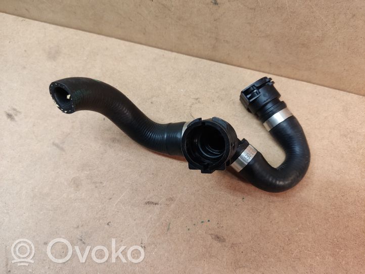 BMW 2 F22 F23 Tuyau de liquide de refroidissement moteur 8616531