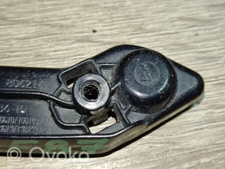 BMW M2 F87 Staffa di rinforzo montaggio del paraurti anteriore 8062167