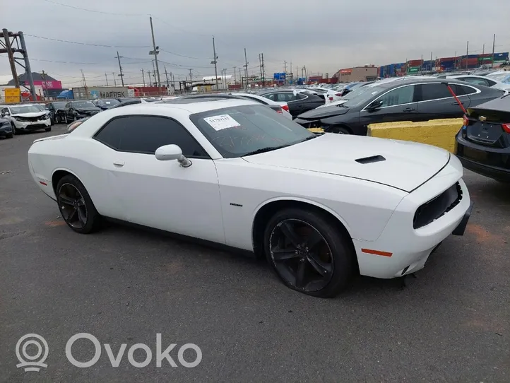 Dodge Challenger Bisagra de la puerta trasera 