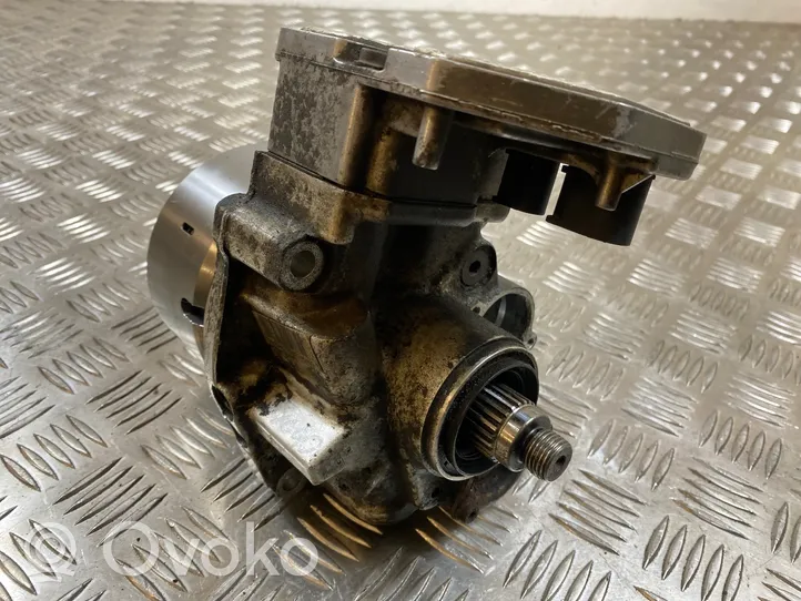 Volvo XC90 Motor reductor de la caja de velocidades trasera 5WP22201