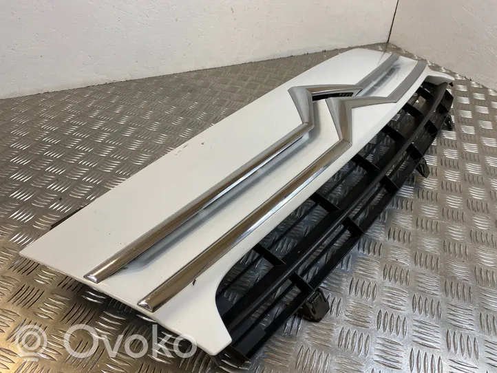 Citroen Jumpy Front bumper upper radiator grill 1497645077