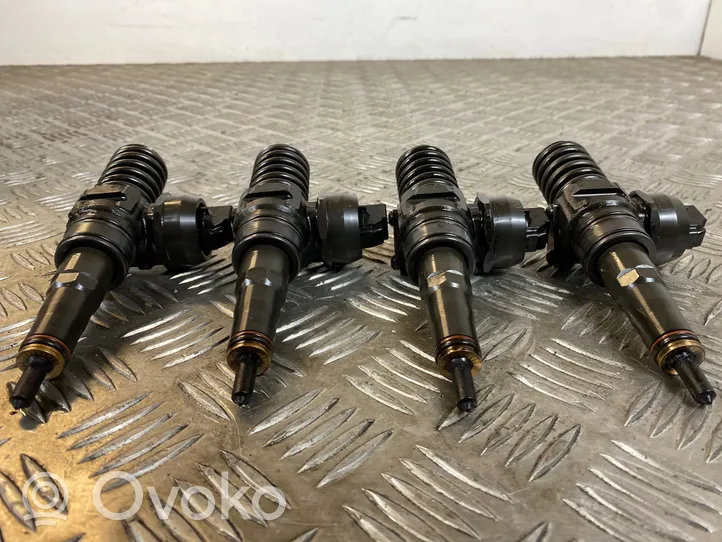 Volkswagen PASSAT B6 Set di iniettori 038130073BQ