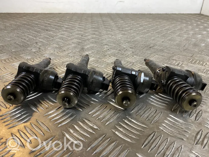 Volkswagen PASSAT B6 Set di iniettori 038130073BQ