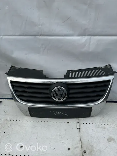 Volkswagen PASSAT B6 Front bumper upper radiator grill 3C0853651