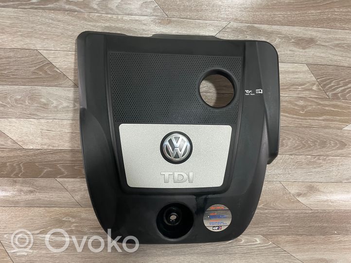 Volkswagen Bora Moottorin koppa 038103925EK