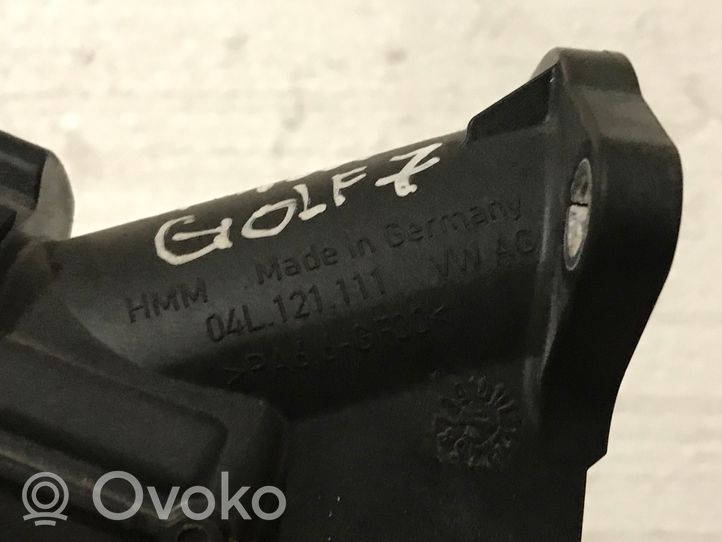 Volkswagen Golf VII Tuyau de liquide de refroidissement moteur 04L121111