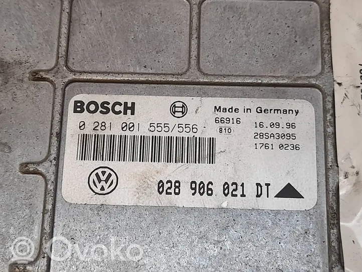 Volkswagen PASSAT B5 Moottorin ohjainlaite/moduuli 0281001555