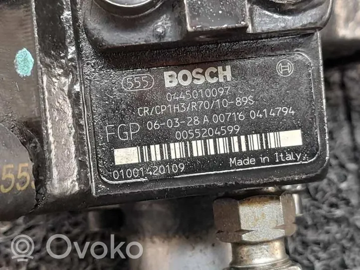 Opel Zafira B Pompe d'injection de carburant à haute pression 0445010097