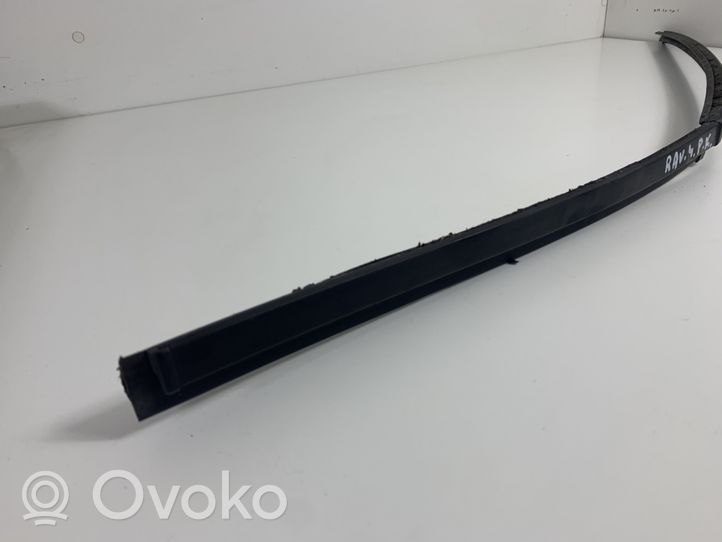 Toyota RAV 4 (XA30) Rivestimento parabrezza 