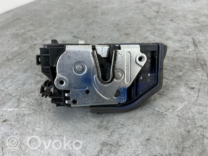 BMW 1 E82 E88 Front door lock 7202146