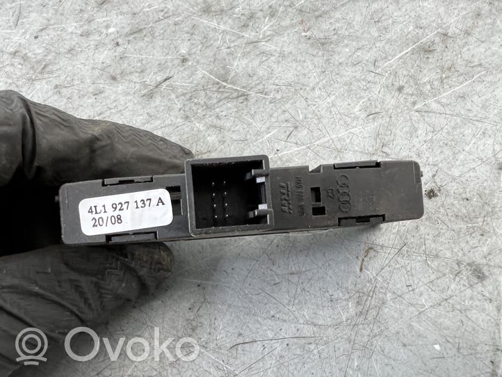 Audi Q7 4L Hazard light switch 4L1927137A