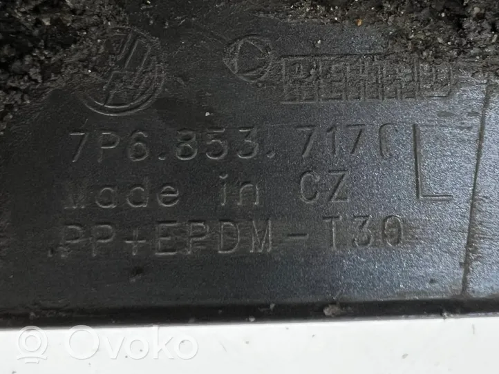 Volkswagen Touareg II Listwa błotnika przedniego 7P6853717C