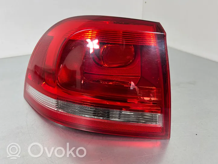 Volkswagen Touareg II Lampa tylna 7P6945095D