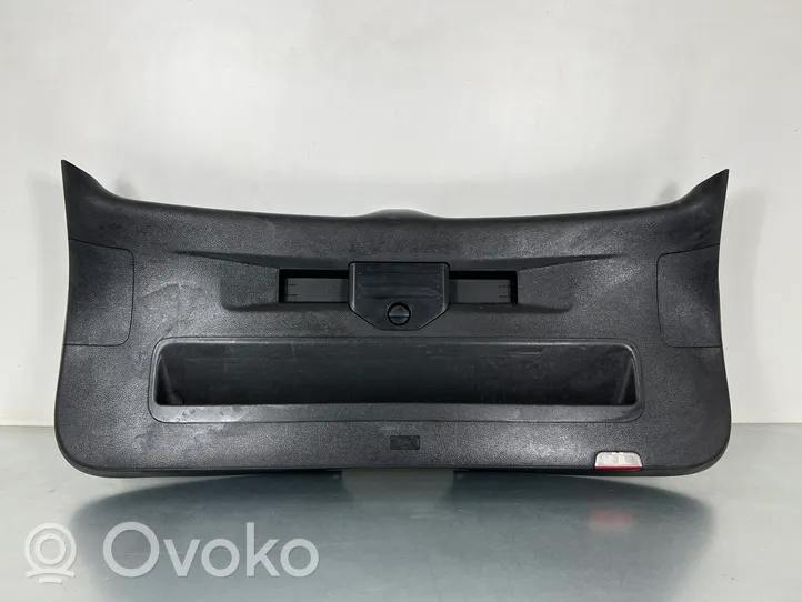 Volkswagen Touareg II Rivestimento portellone posteriore/bagagliaio 7P6863291