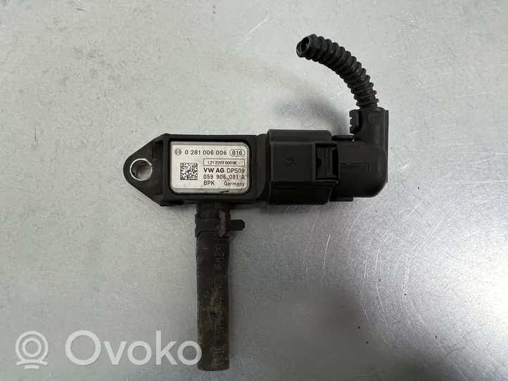 Volkswagen Touareg II Capteur de pression des gaz d'échappement 059906051A