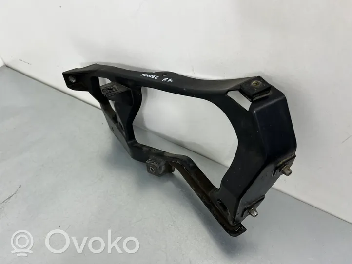 Volkswagen Touareg II Support phare frontale 7P6806509