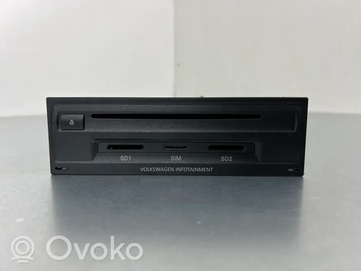 Volkswagen Touareg II Navigation unit CD/DVD player 7P6035670E