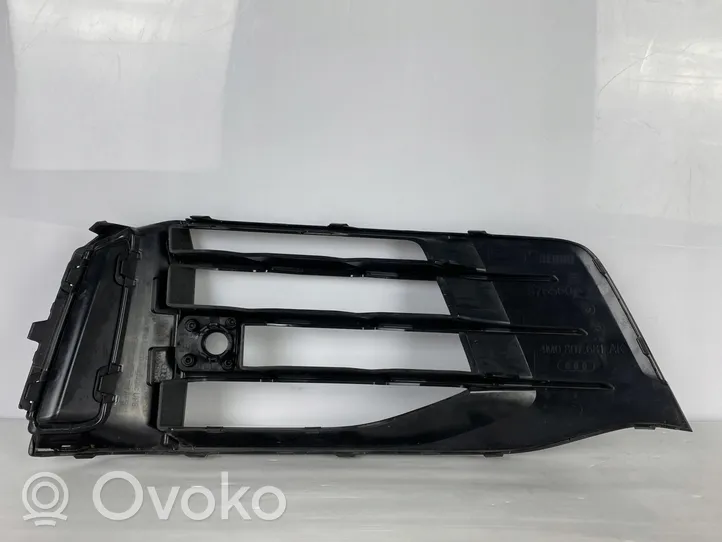 Audi Q7 4M Mascherina inferiore del paraurti anteriore 4M0807681AK