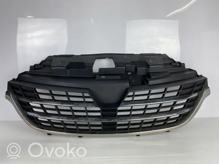 Renault Trafic III (X82) Grille calandre supérieure de pare-chocs avant MOU022771