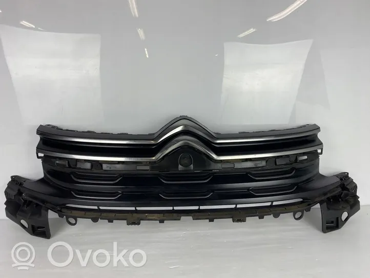 Citroen C5 Aircross Griglia superiore del radiatore paraurti anteriore 9825317677