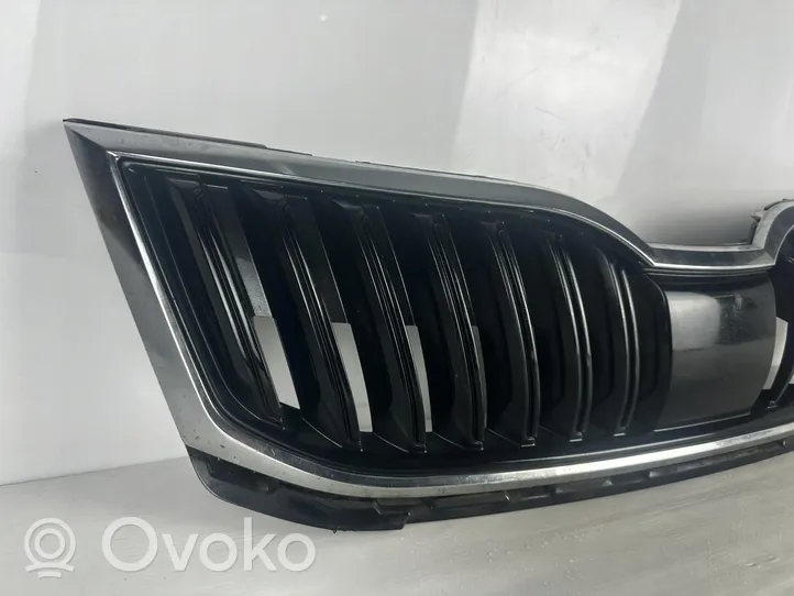 Skoda Octavia Mk3 (5E) Maskownica / Grill / Atrapa górna chłodnicy 5E0807724A