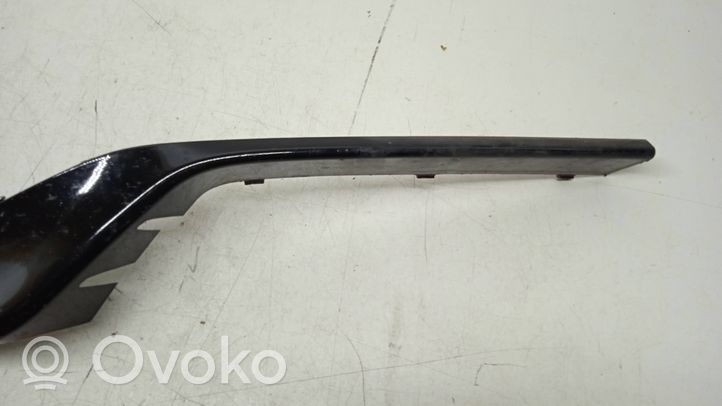 Volvo V60 Etupuskurin alempi jäähdytinsäleikkö 31353655