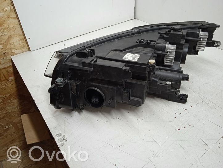 Volkswagen Tiguan Lampa przednia 5NB941082