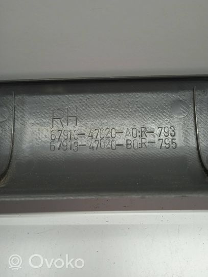 Toyota Prius (XW20) Etuoven kynnyksen suojalista 6791347020