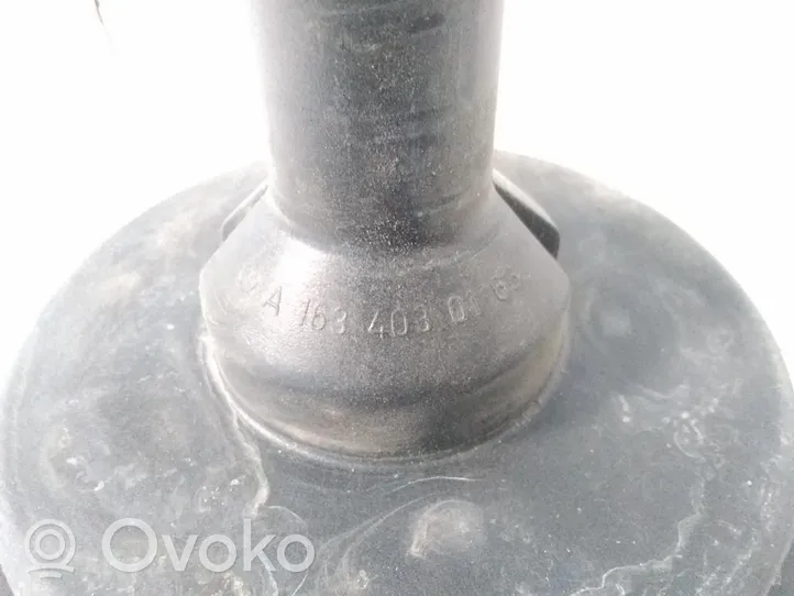 Mercedes-Benz ML W163 Vararenkaan osion verhoilu A1634030166