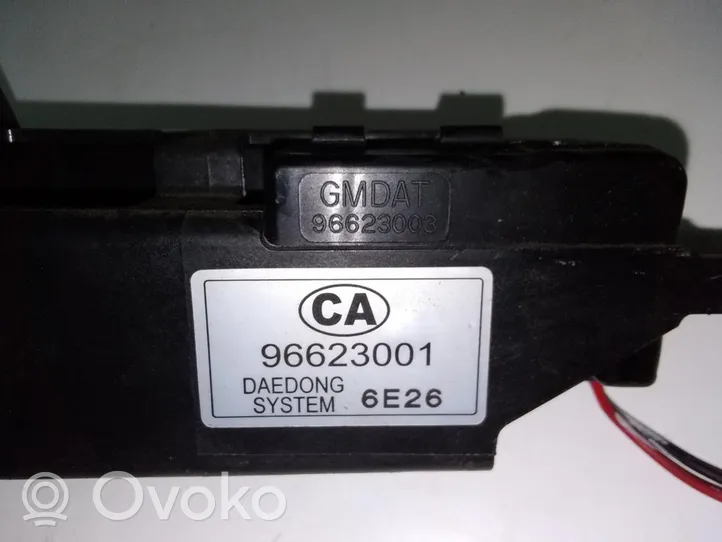 Chevrolet Captiva Moteur de verrouillage trappe à essence 96623001