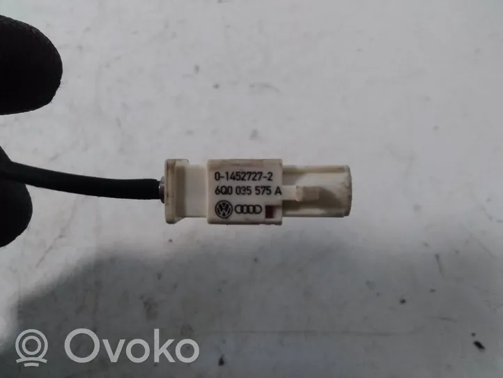 Volkswagen Golf V Antena radiowa 6Q0035575A