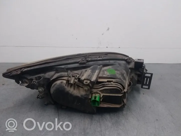 Ford Mondeo Mk III Lampa przednia 1305239176