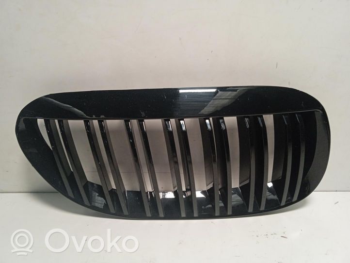 BMW 6 E63 E64 Grille inférieure de pare-chocs avant 